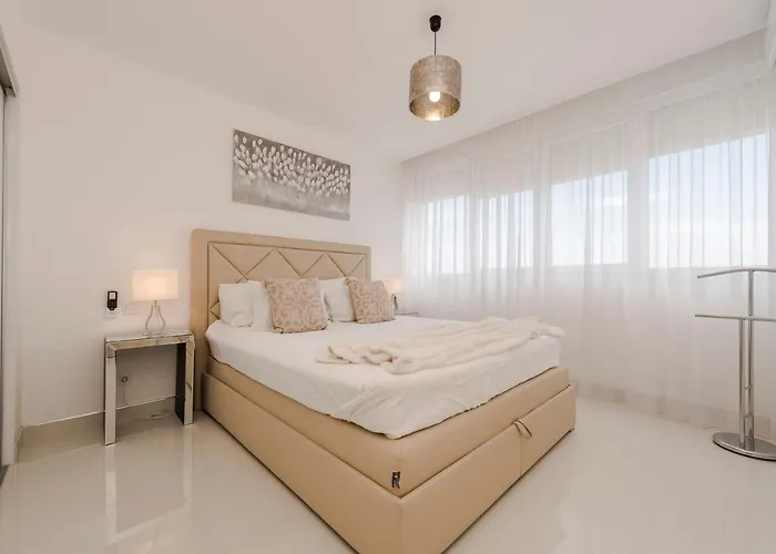 Urban Luxury דירה *