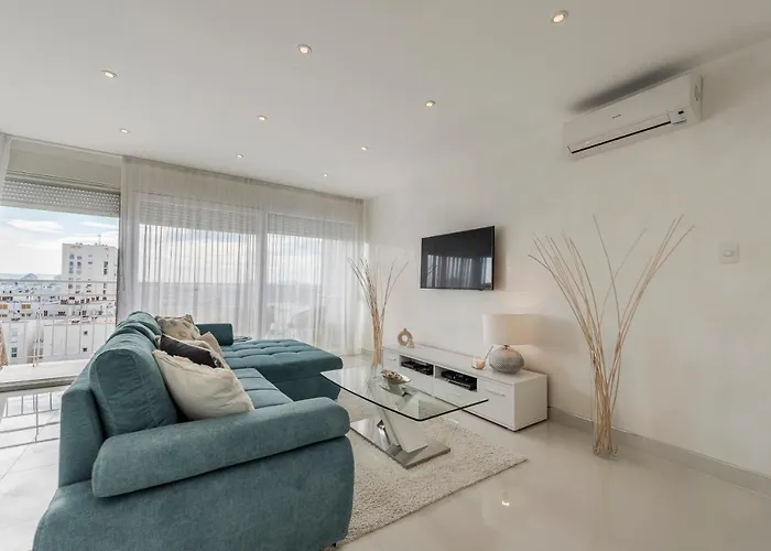 Urban Luxury דירה