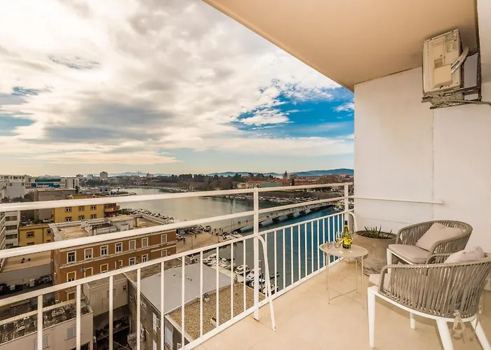 Urban Luxury דירה *